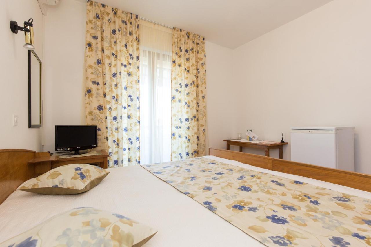 Apartment & Room Dinka, Krk 크르크 외부 사진